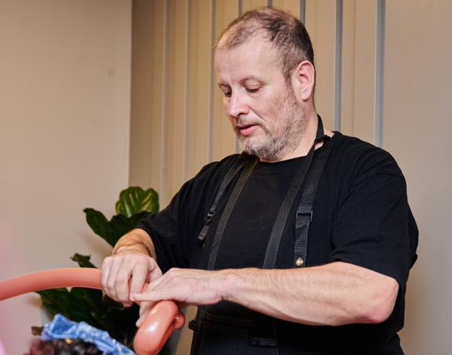 Balloon Twisting Edmonton for kids parties